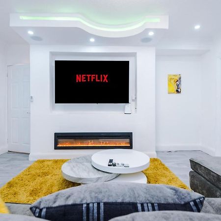 Nice Three Bedroom House In Μάντσεστερ Εξωτερικό φωτογραφία