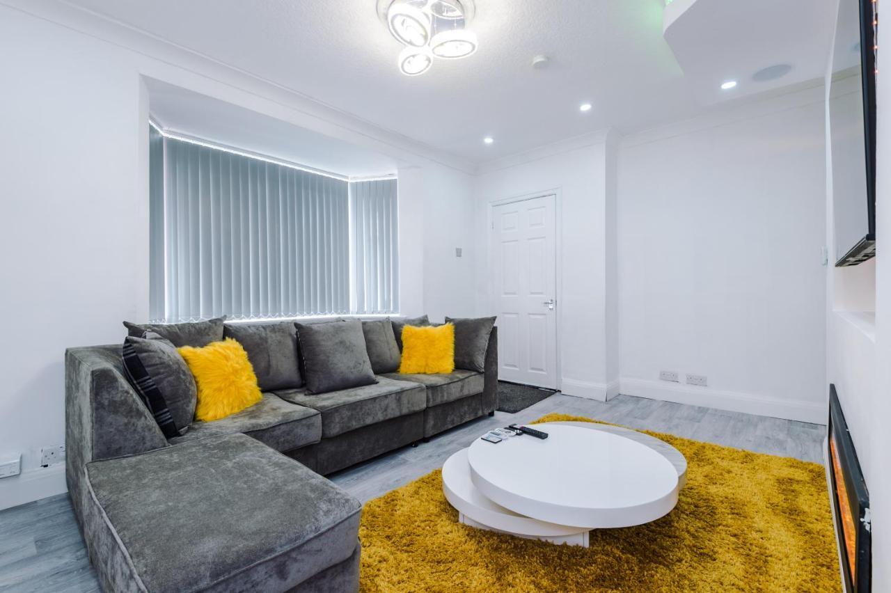 Nice Three Bedroom House In Μάντσεστερ Εξωτερικό φωτογραφία