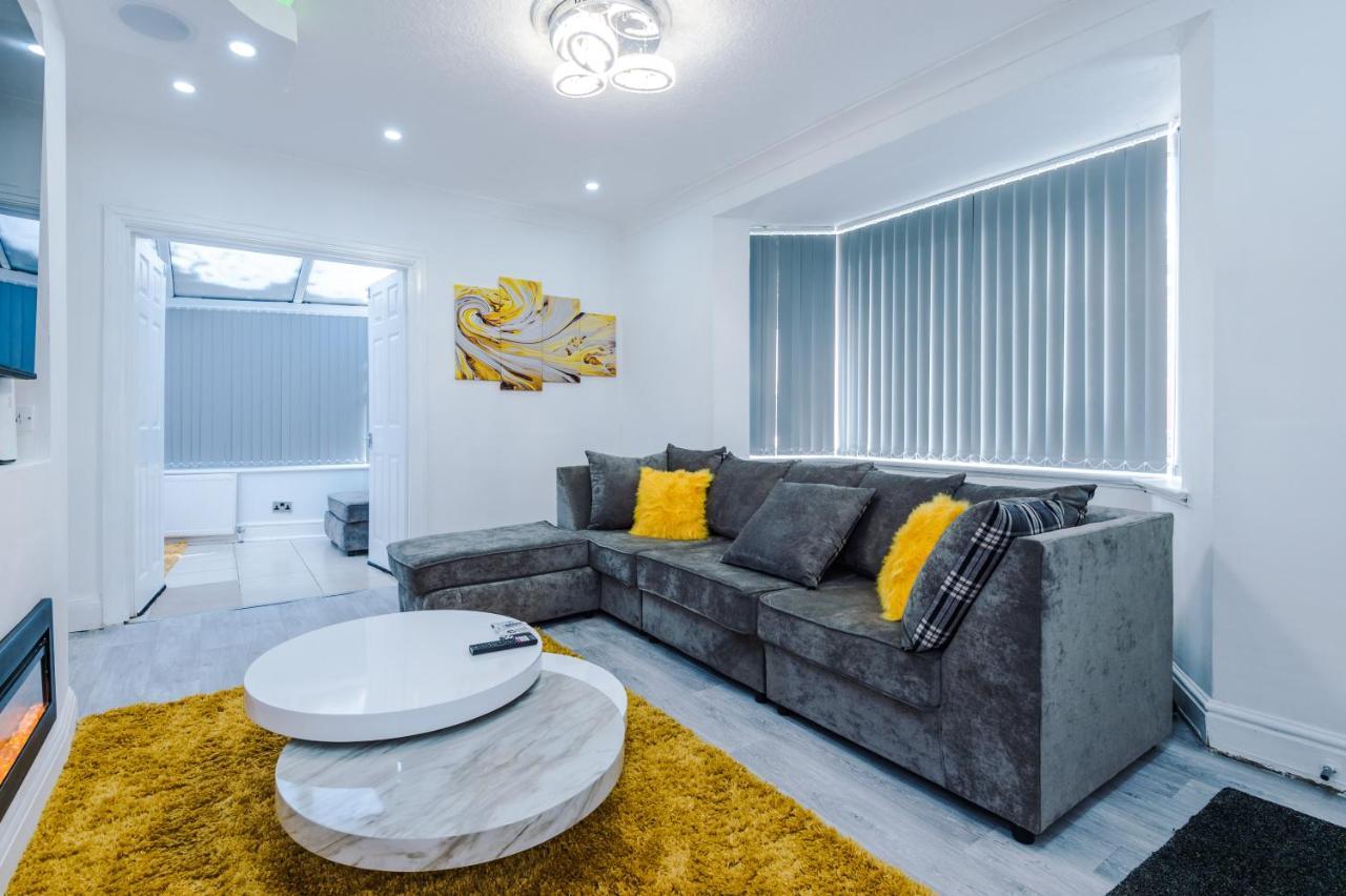 Nice Three Bedroom House In Μάντσεστερ Εξωτερικό φωτογραφία